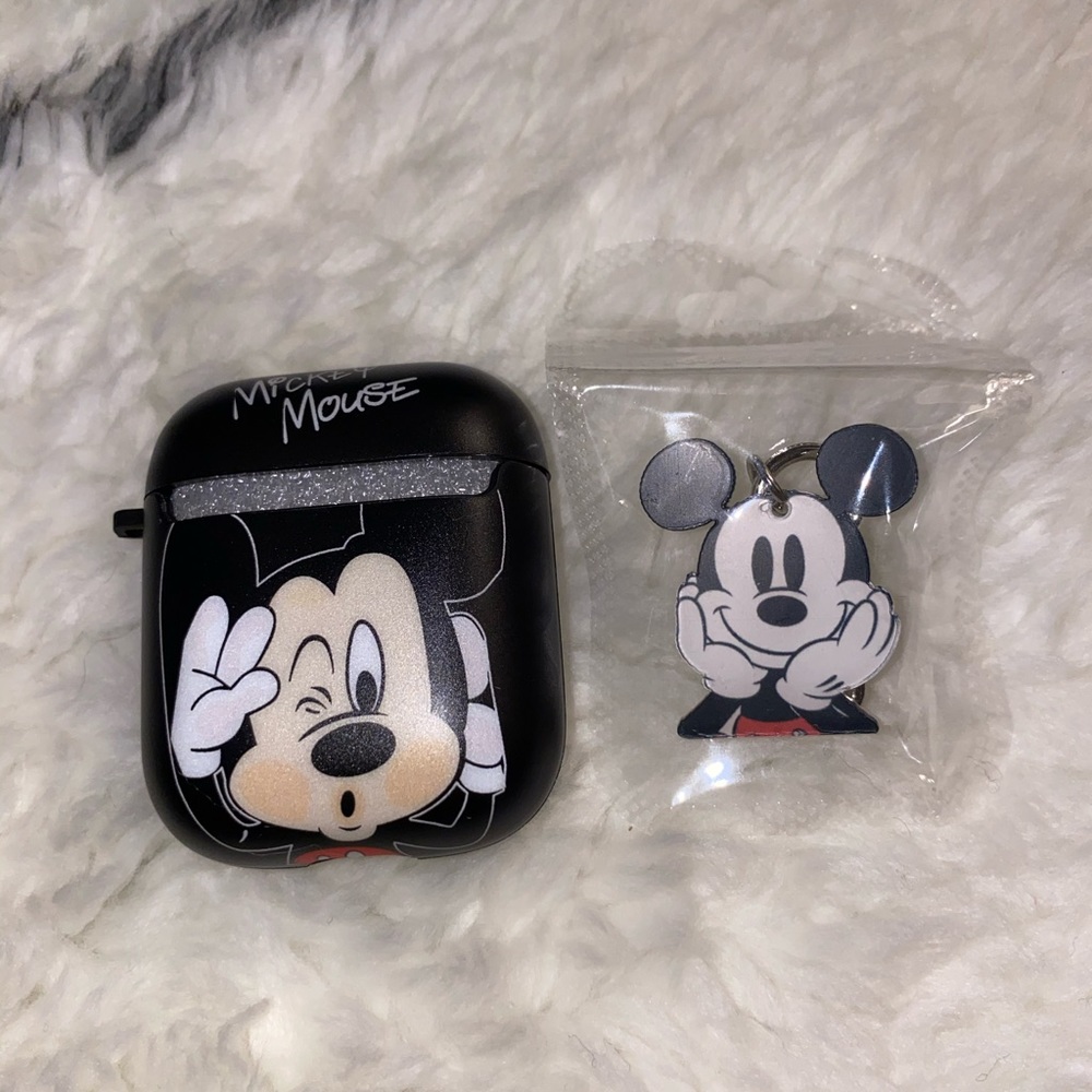 New airpod 1  2 Mickey Mouse case